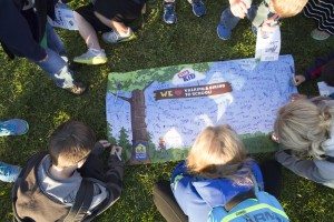 At the 2014 Walk to School Day events, students who walked or biked signed a special banner that hung in their school.